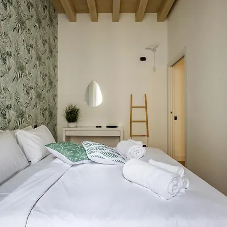Nuovo In Zona Isola Apartment