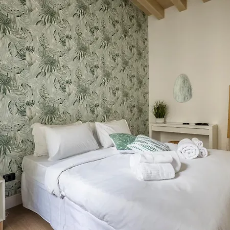 Nuovo In Zona Isola Apartment *